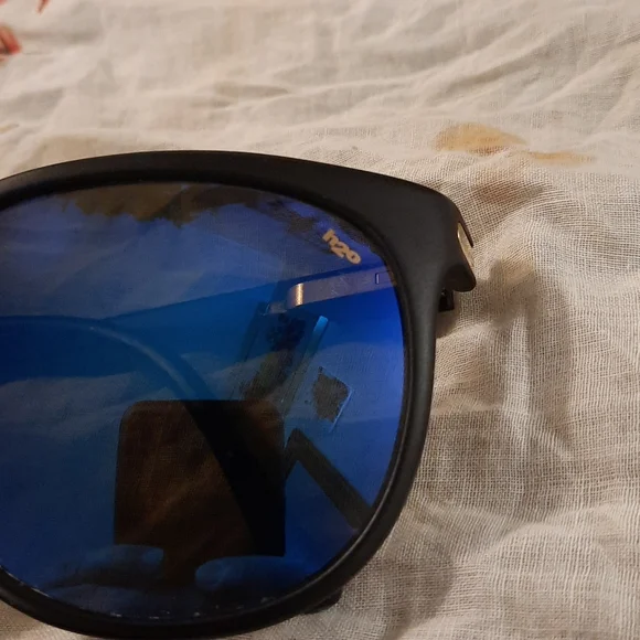 REVO H20 vintage sunglasses blue lenses 850 Grand Classic